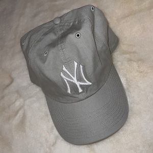 47 brand New York Yankees hat in light grey